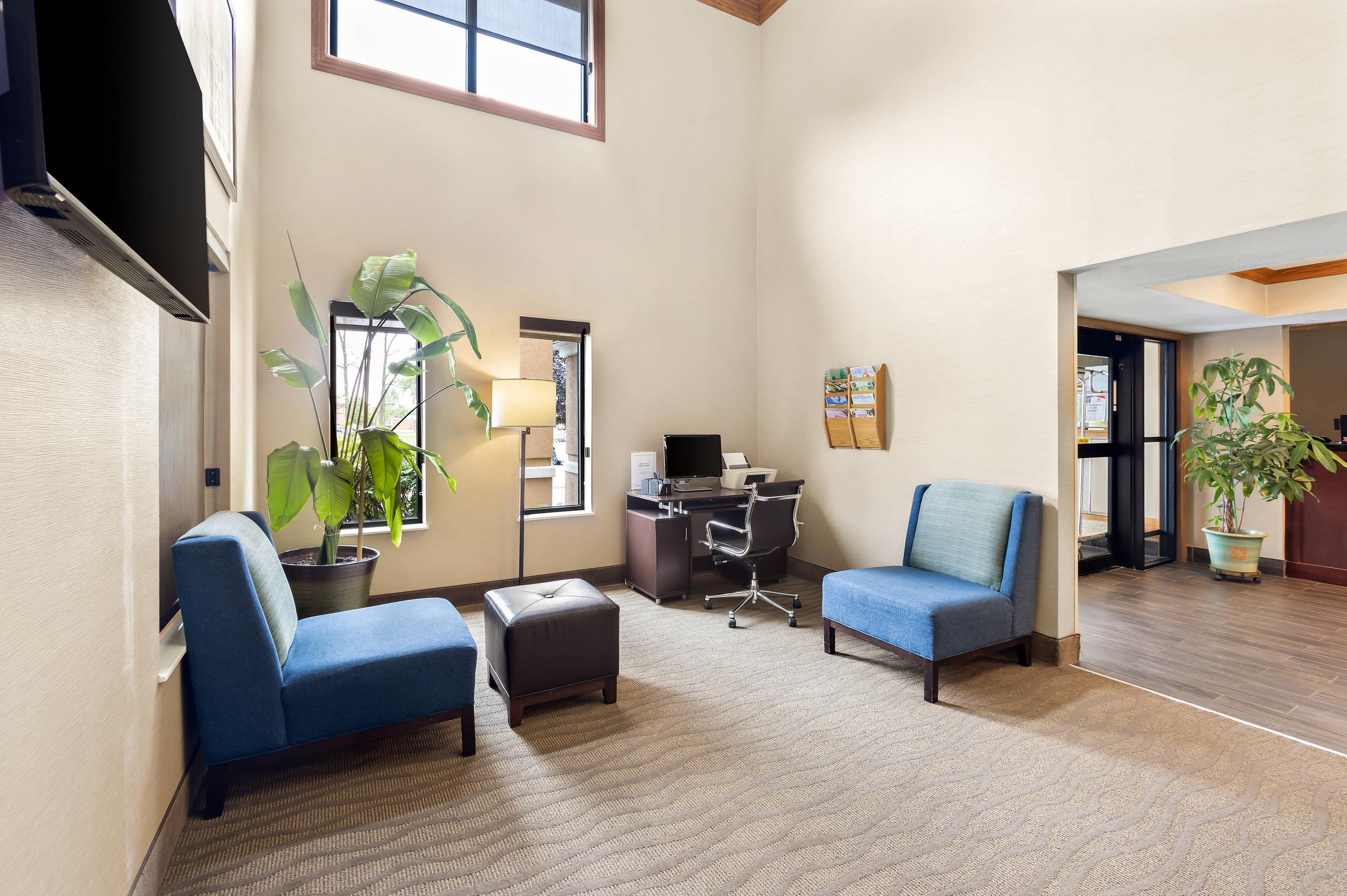 Lobby with sitting area
