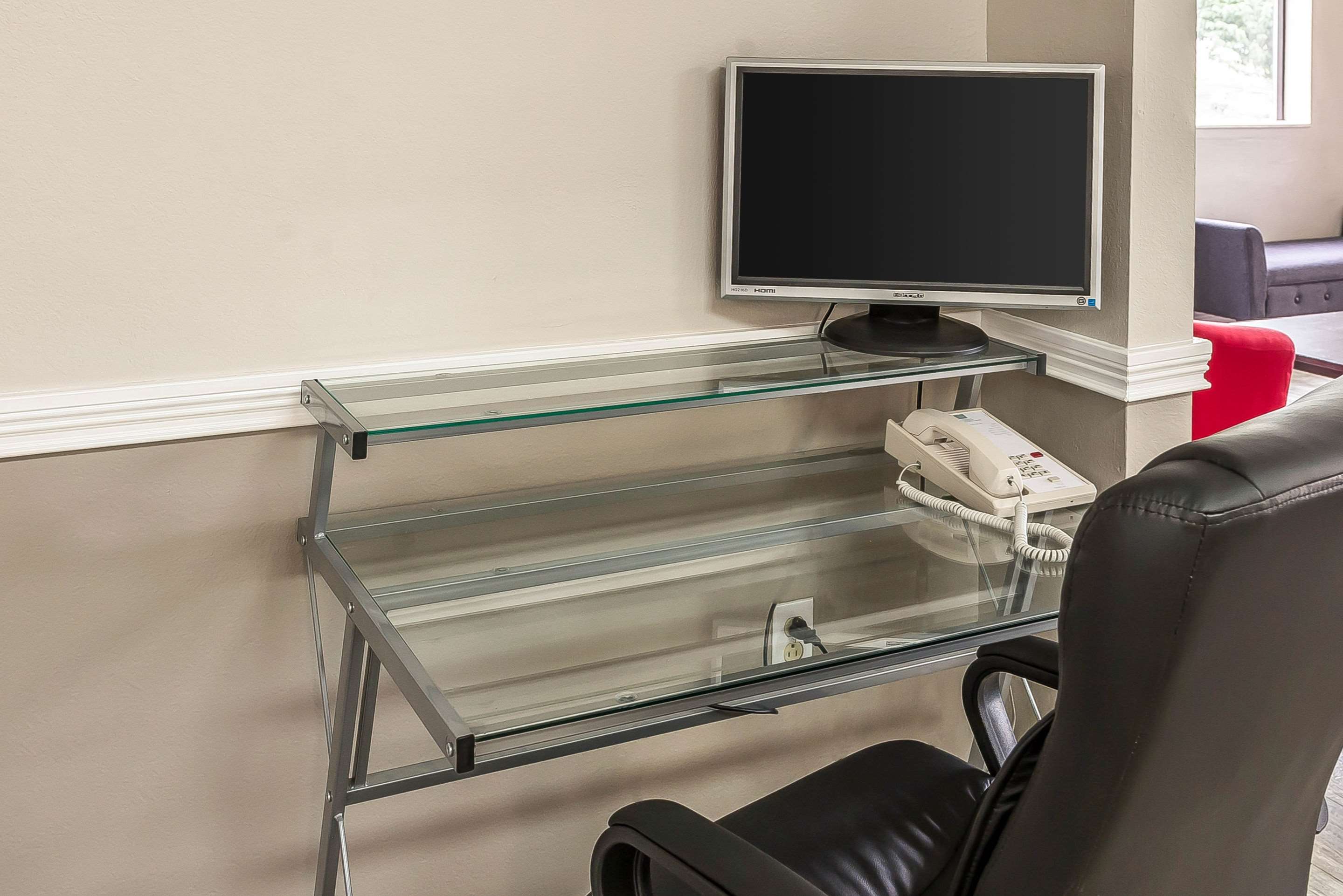 Business center | Suburban Studios Mason Hwy 42