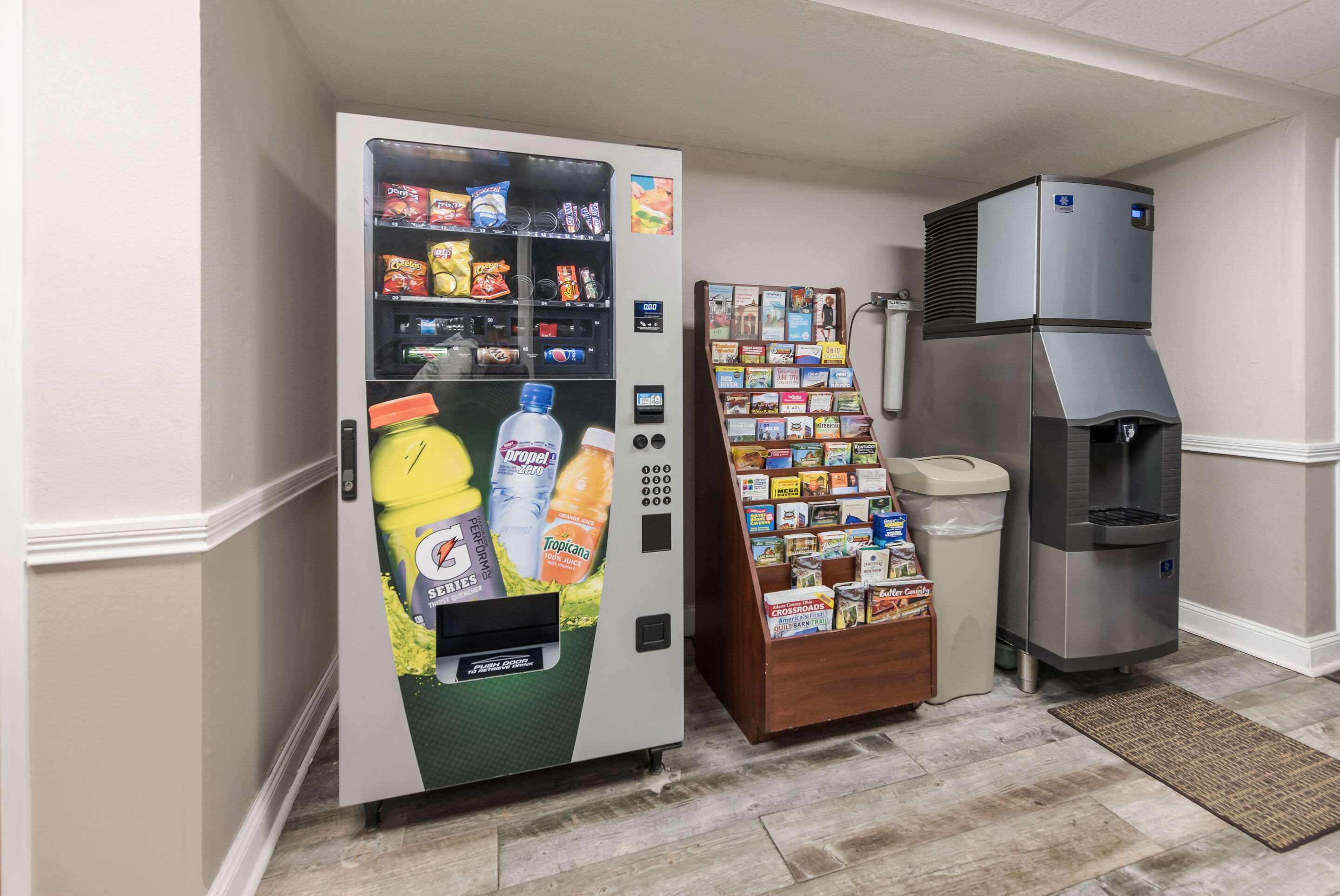 Hotel vending area | Suburban Studios Mason Hwy 42