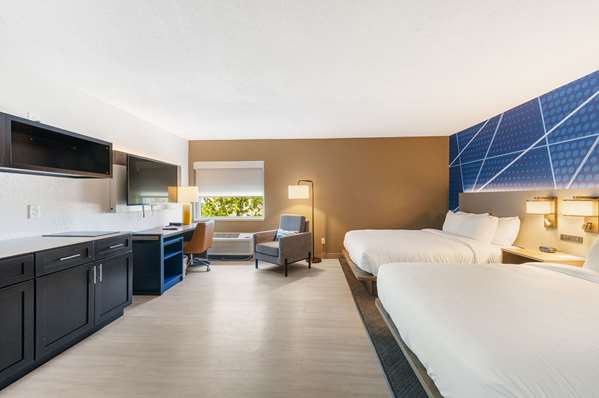 Suite - Comfort Inn Mayfield Heights - I-271, Exit 34