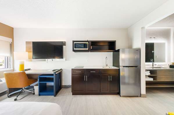 Suite - Comfort Inn Mayfield Heights - I-271, Exit 34