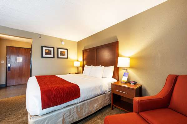 - Comfort Inn Mayfield Heights - I-271, Exit 34