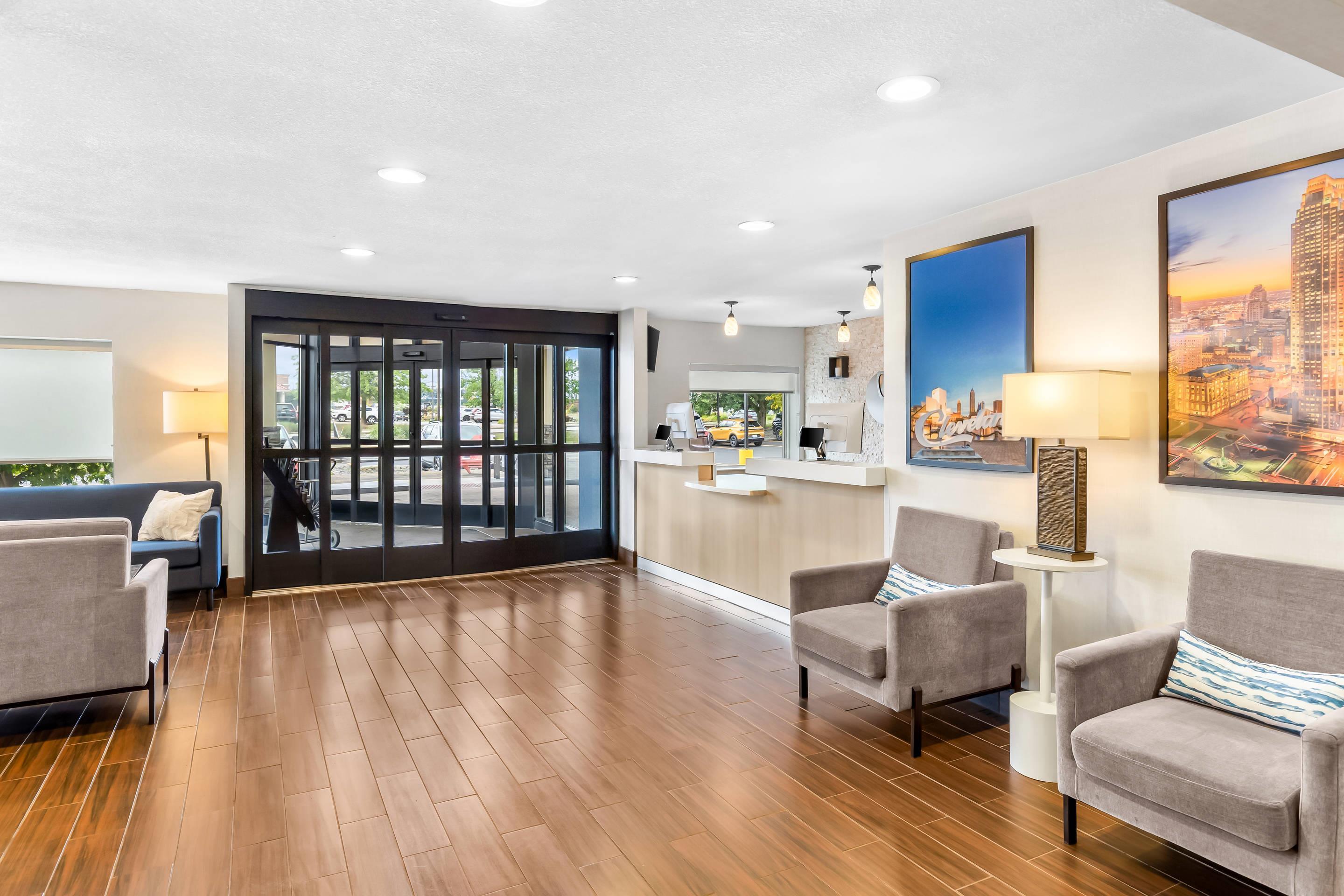 Hotel lobby | Comfort Inn Mayfield Heights Cleveland East