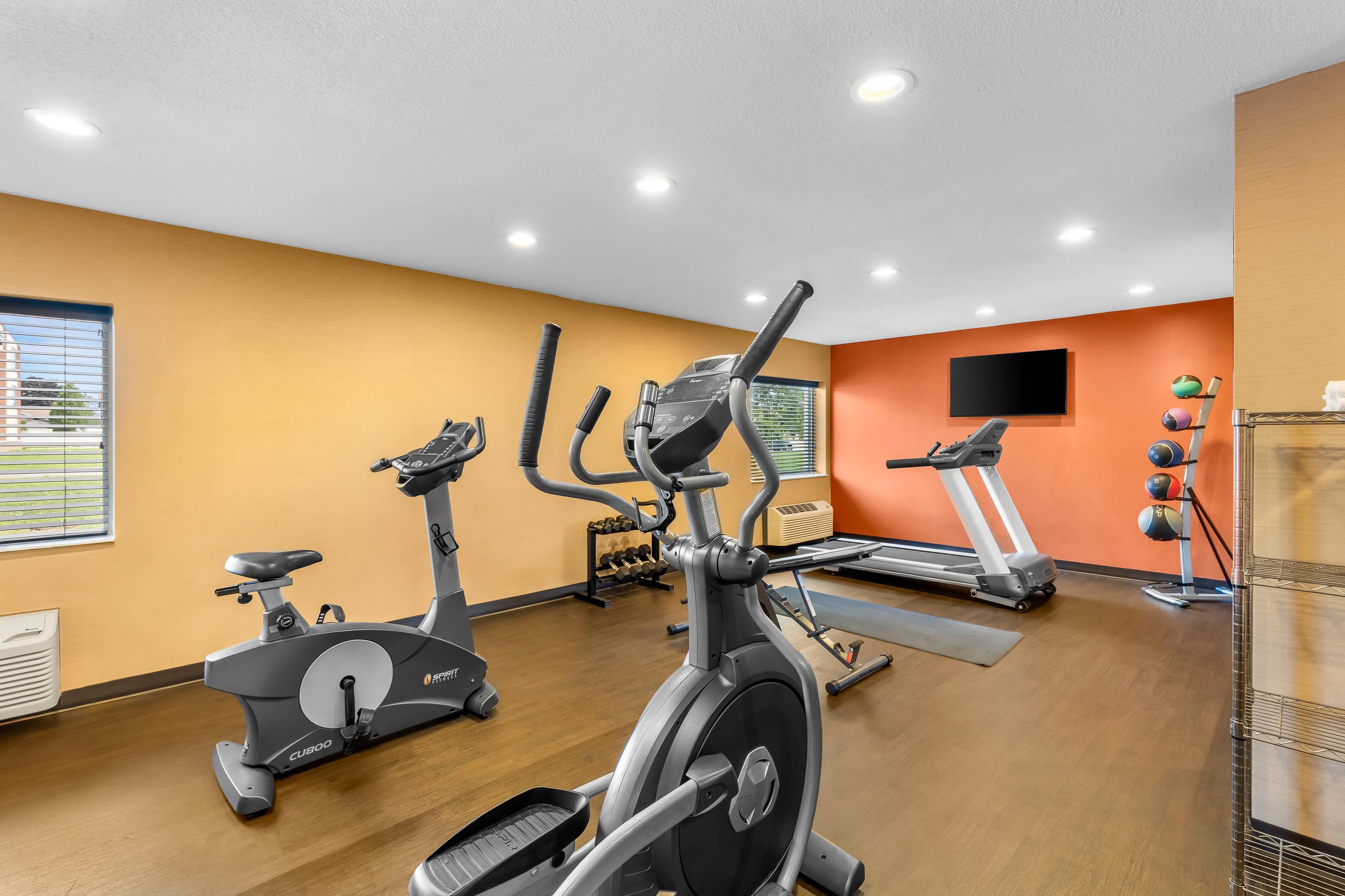 Exercise room | Comfort Inn Mayfield Heights Cleveland East