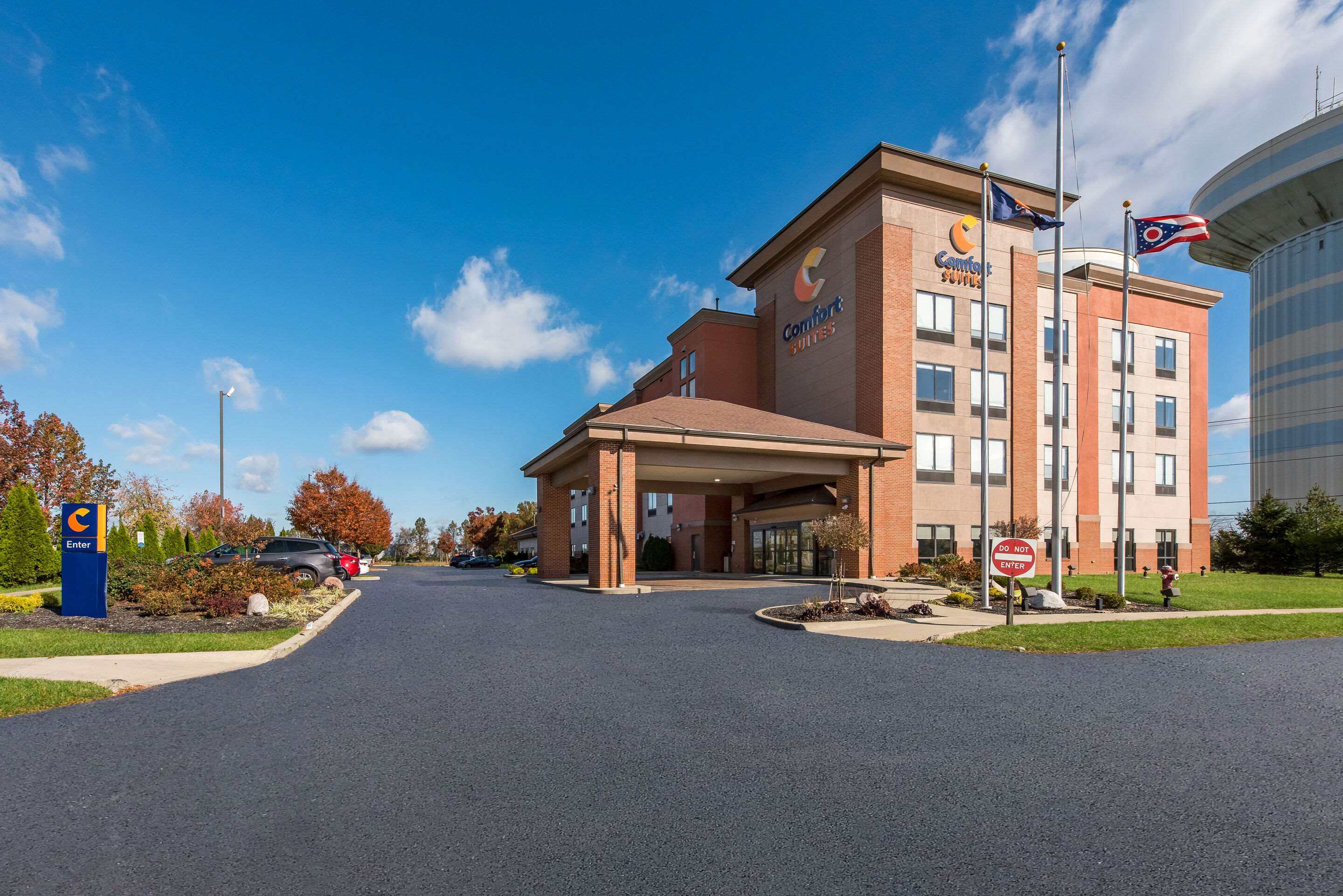 Hotel exterior | Comfort Suites Columbus East Broad