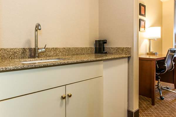 Suite - Comfort Inn Pickerington - I-70, Exit 112