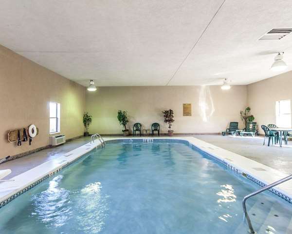Pool - Quality Inn & Suites Portsmouth