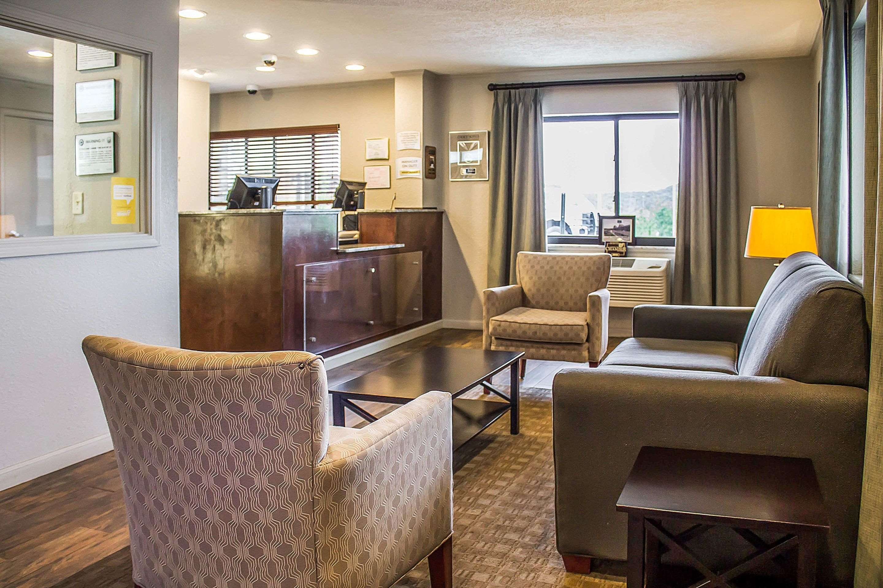 Lobby with sitting area