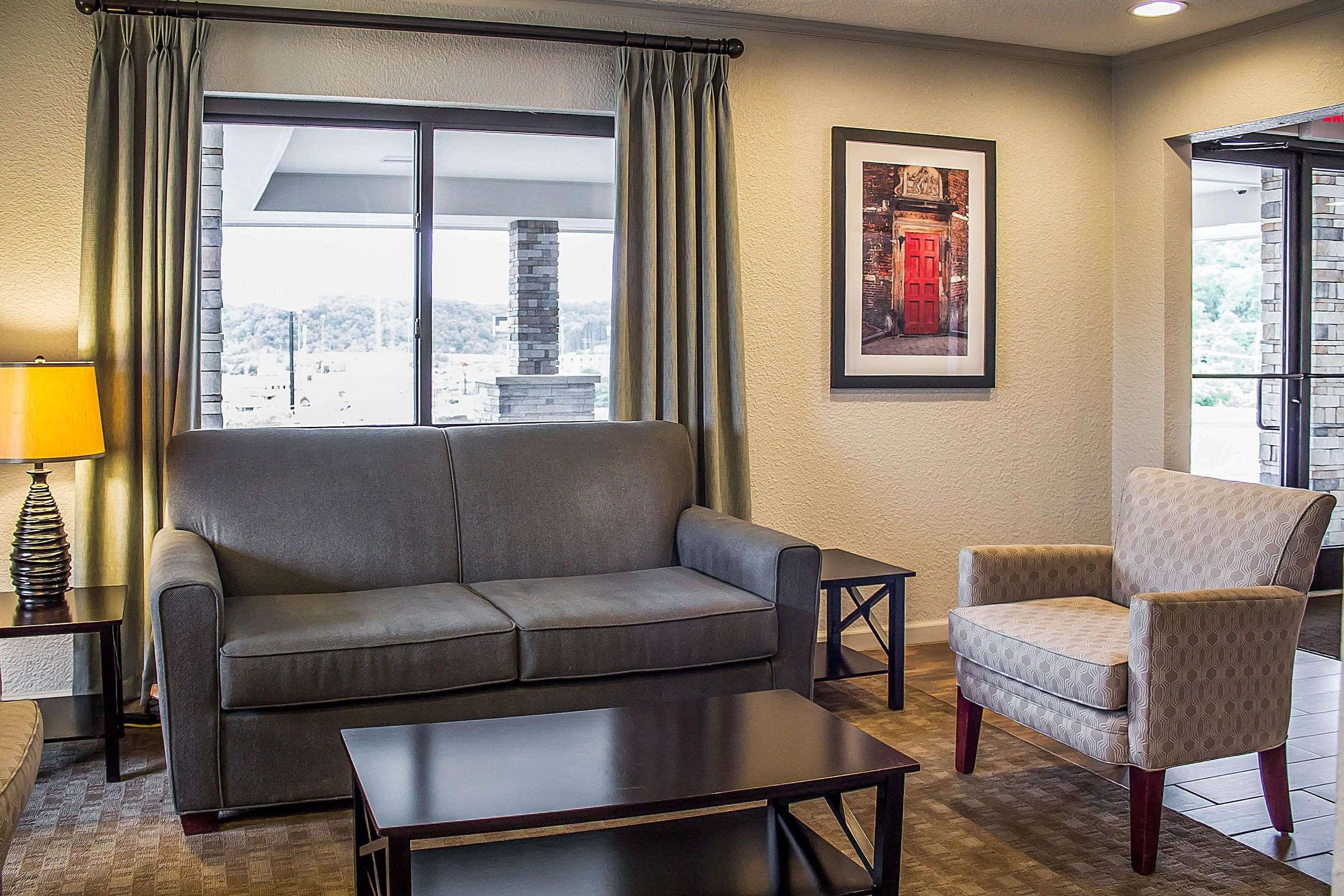 Lobby with sitting area
