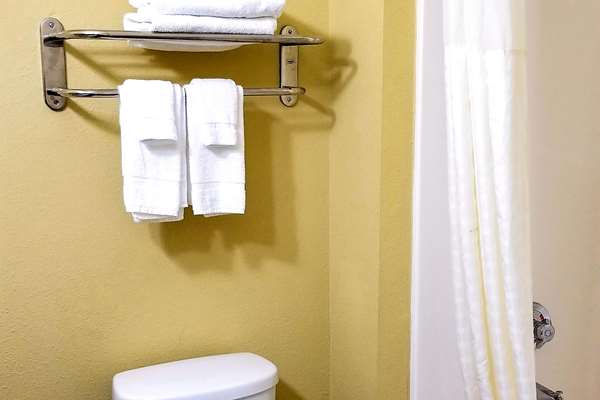  - Quality Inn & Suites Sharonville - I-75, Exit 15