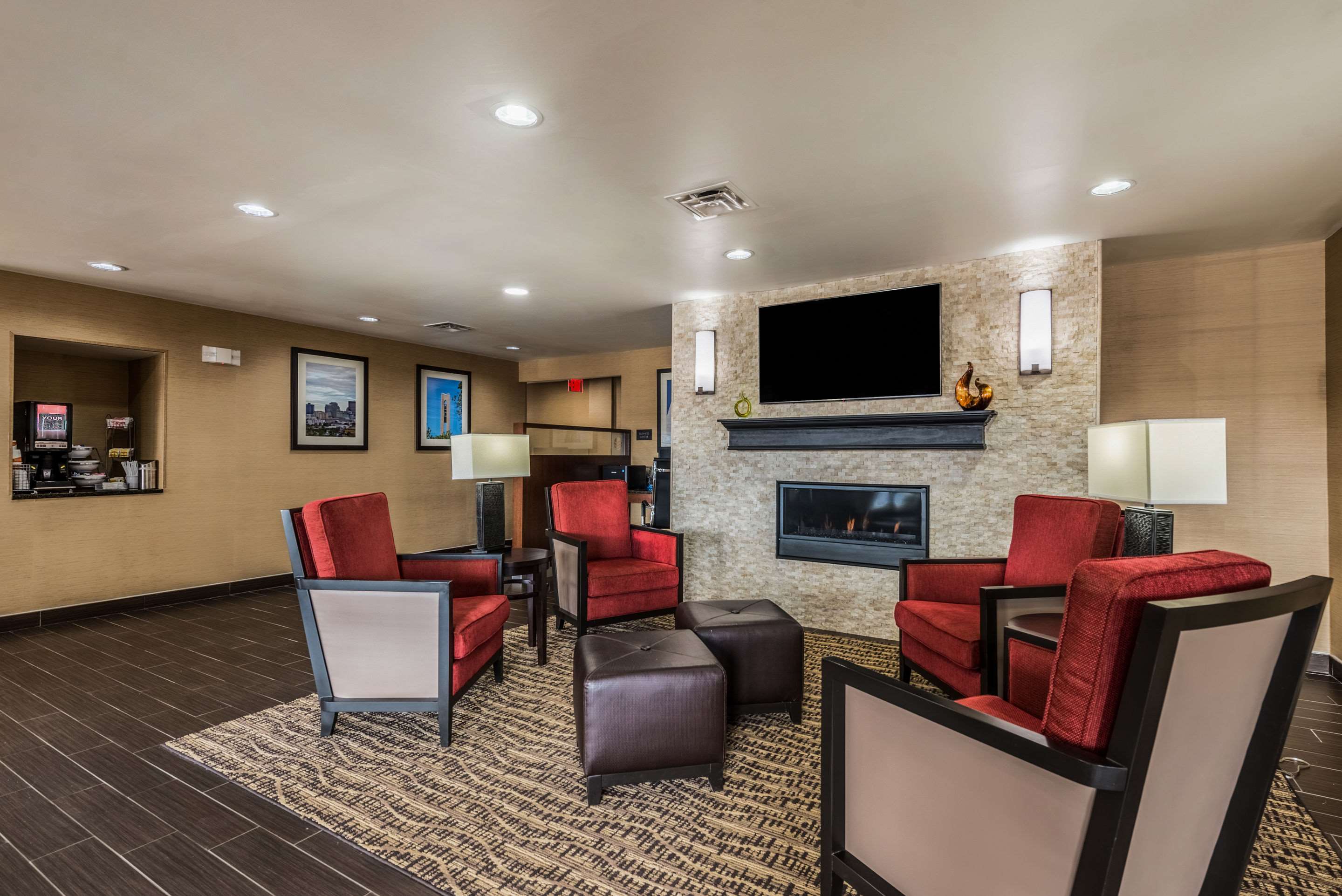 Lobby with sitting area | Comfort Inn & Suites Dayton North
