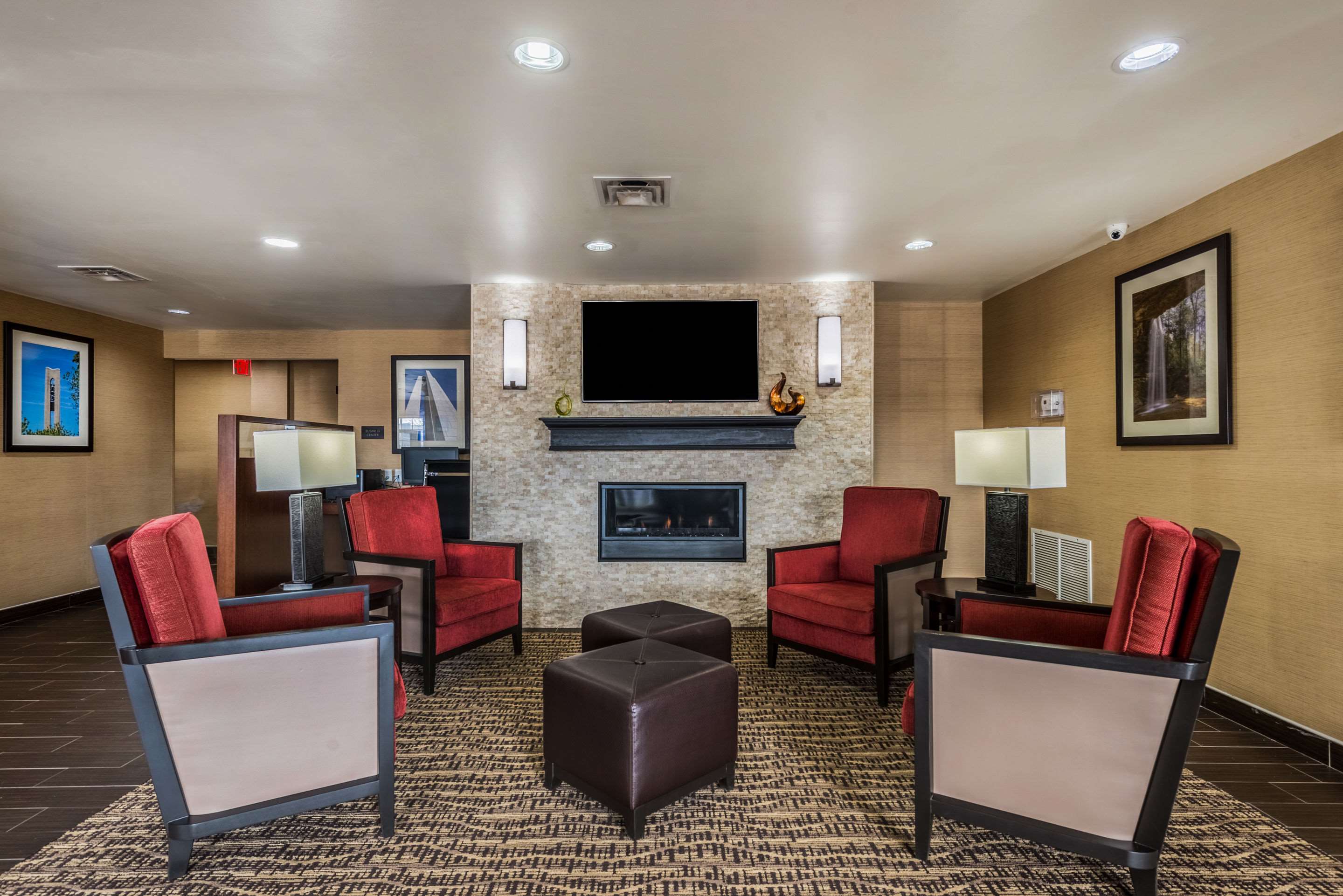 Lobby with sitting area | Comfort Inn & Suites Dayton North