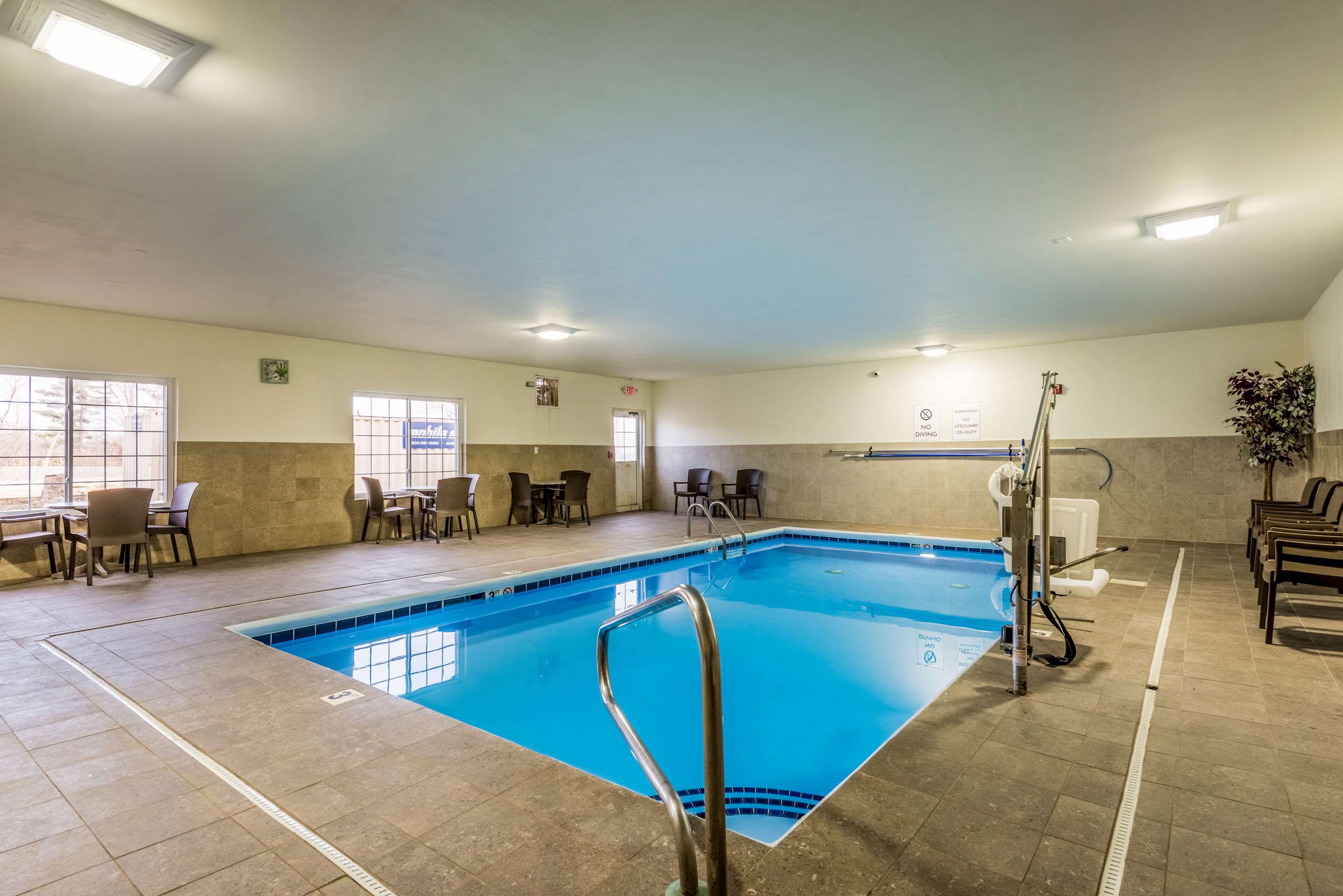 Indoor pool | Comfort Inn & Suites Dayton North