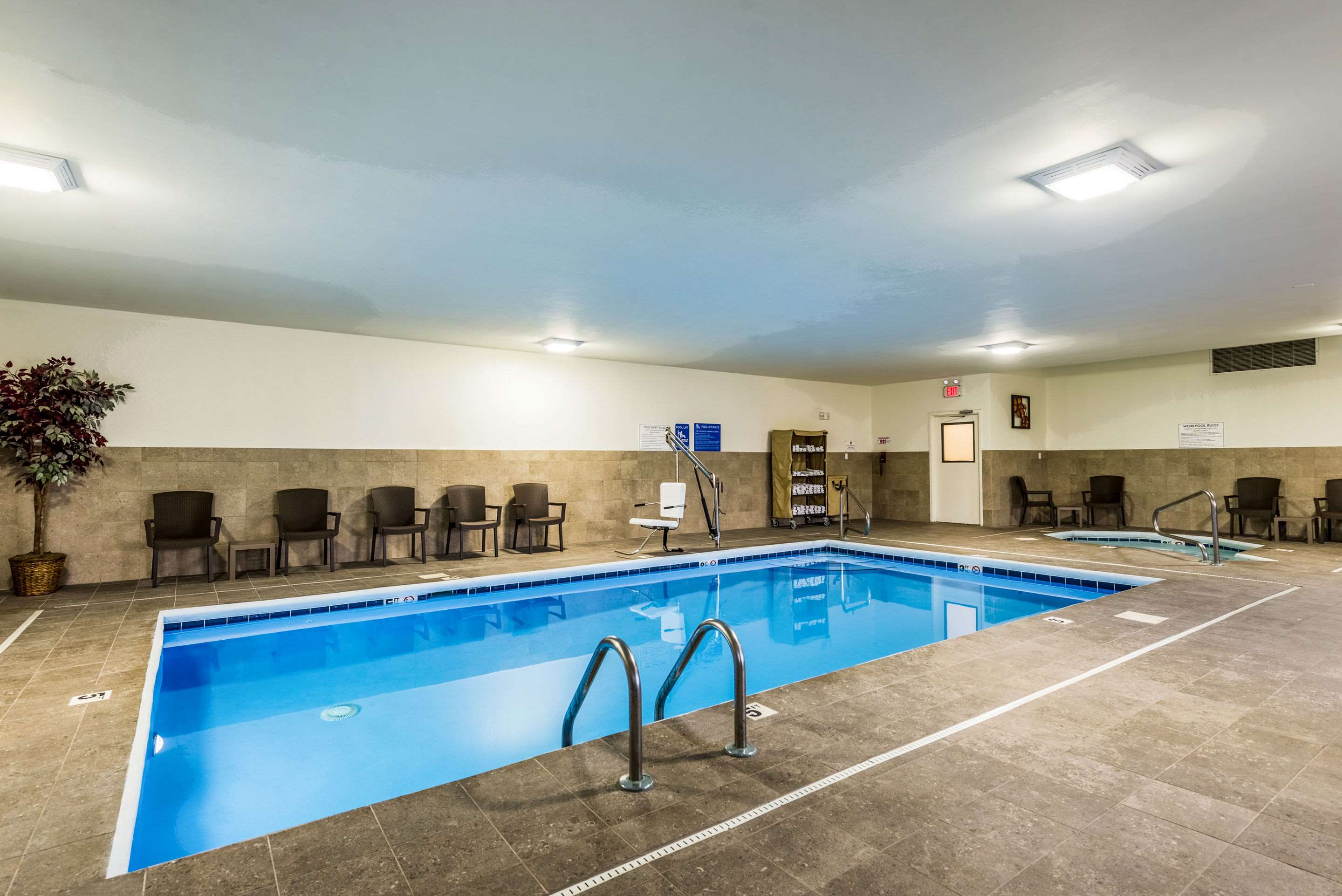 Indoor pool | Comfort Inn & Suites Dayton North