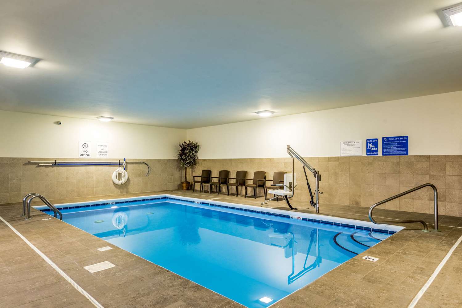 Comfort Inn & Suites Dayton, OH See Discounts