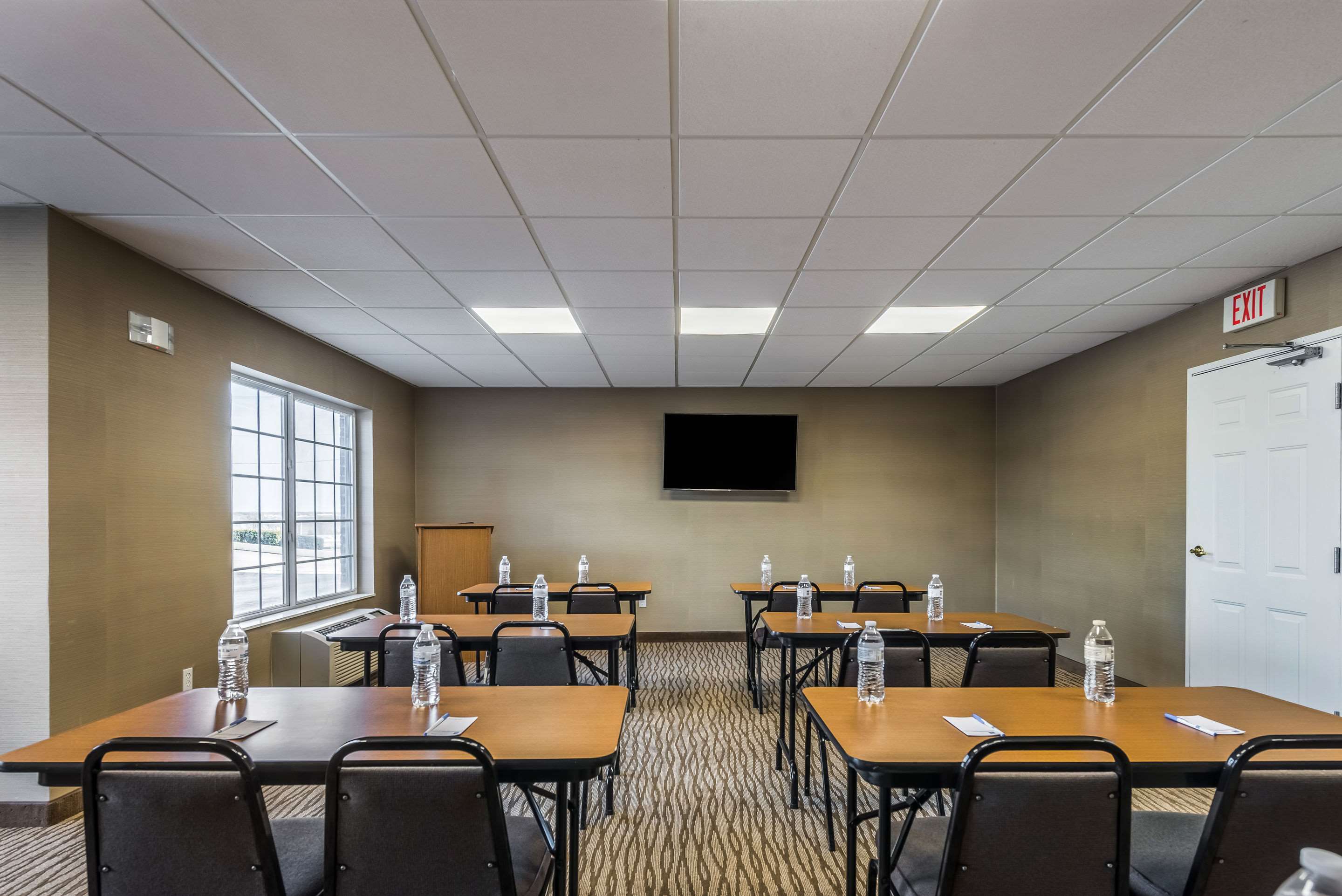 Meeting room | Comfort Inn & Suites Dayton North