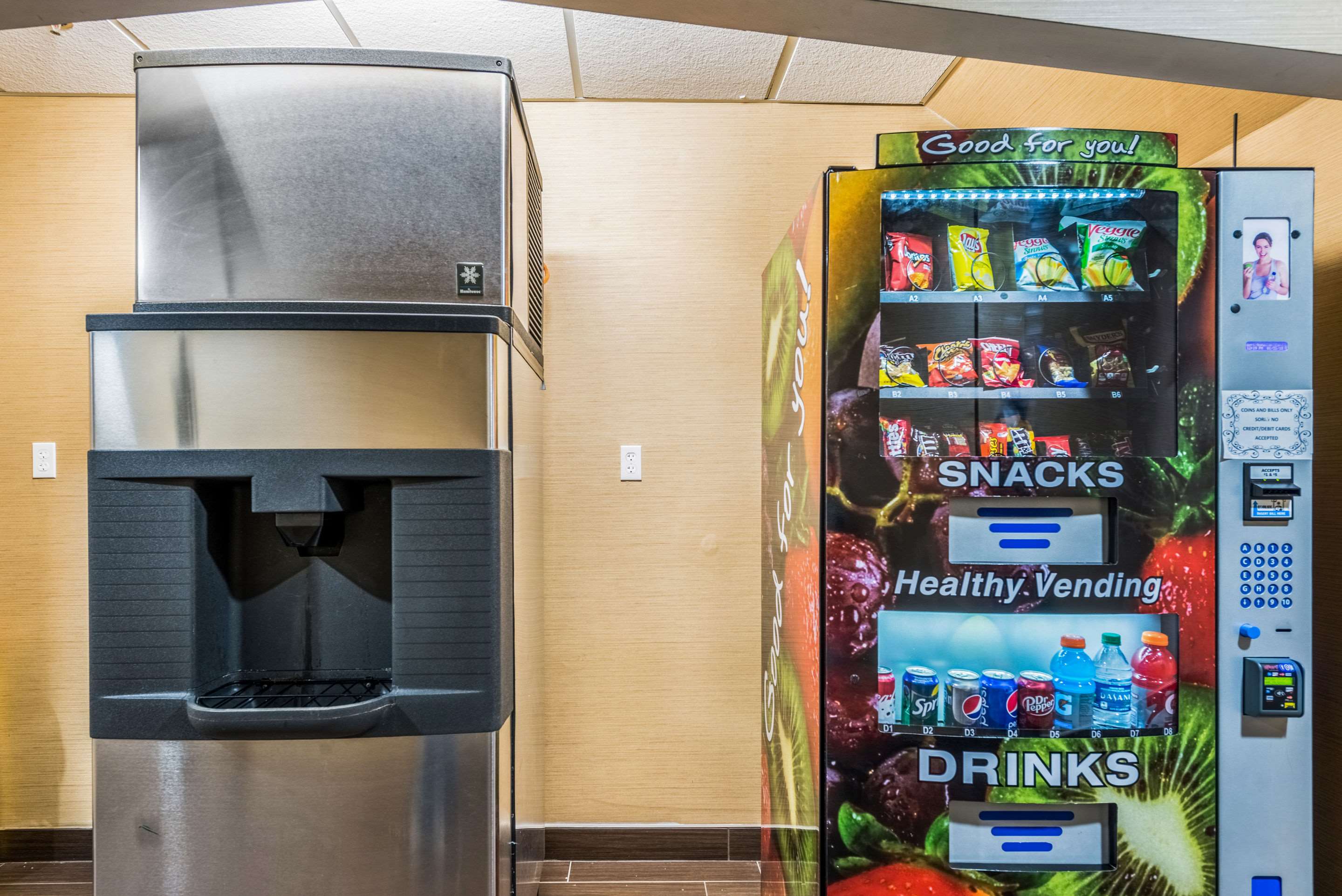 Hotel vending area | Comfort Inn & Suites Dayton North