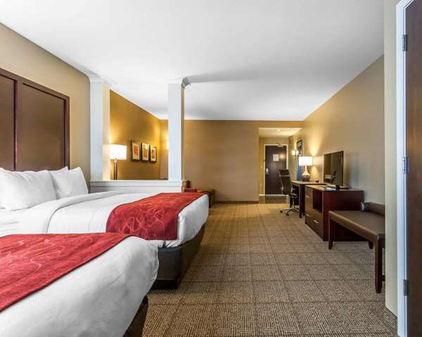  - Comfort Suites North Youngstown - I-80, Exit 229