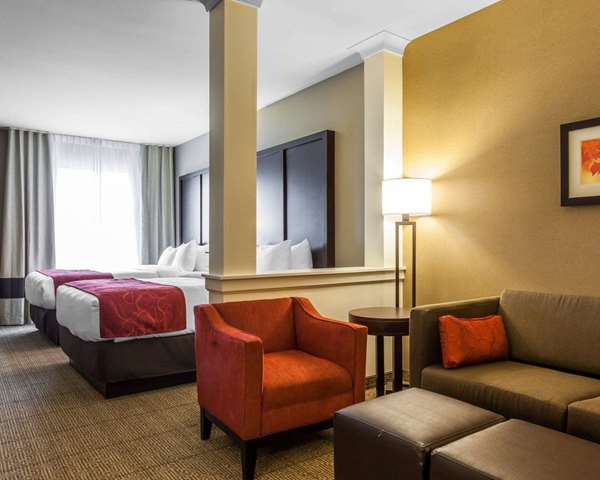  - Comfort Suites North Youngstown - I-80, Exit 229