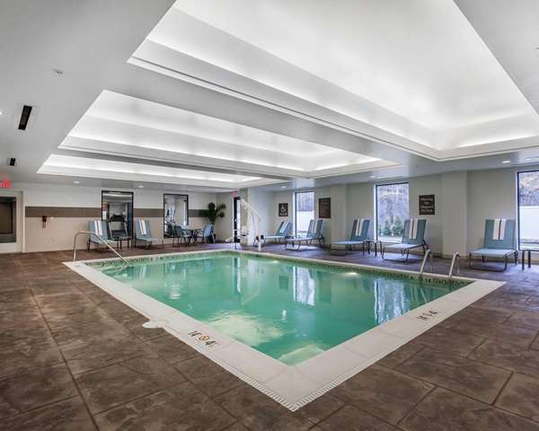 Pool - Comfort Suites North Youngstown - I-80, Exit 229