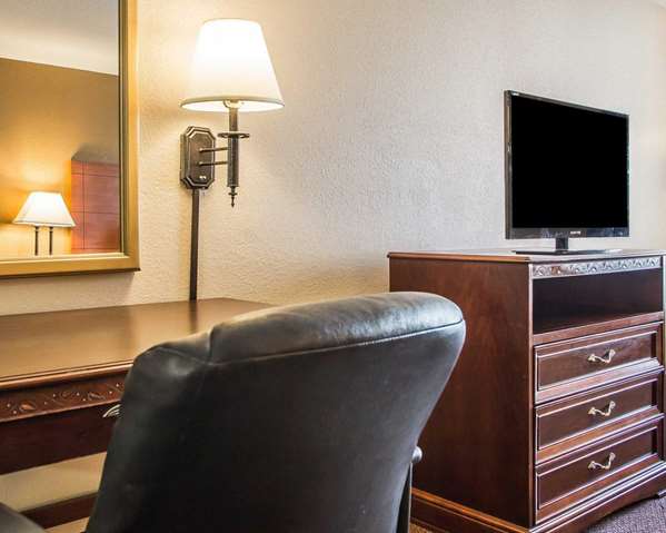 Suite - Quality Inn & Suites Franklin - I-75, Exit 32