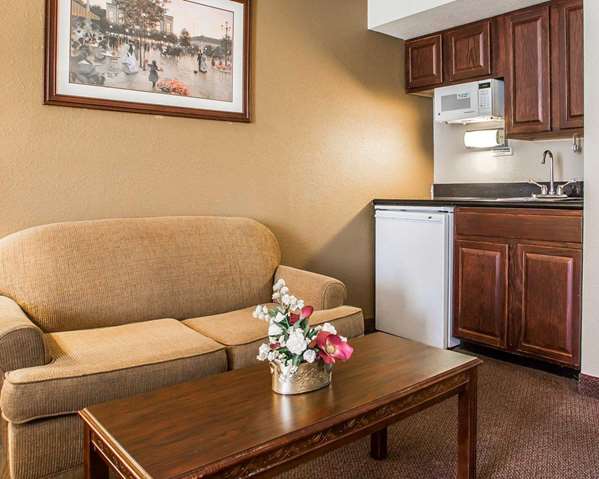 Suite - Quality Inn & Suites Franklin - I-75, Exit 32