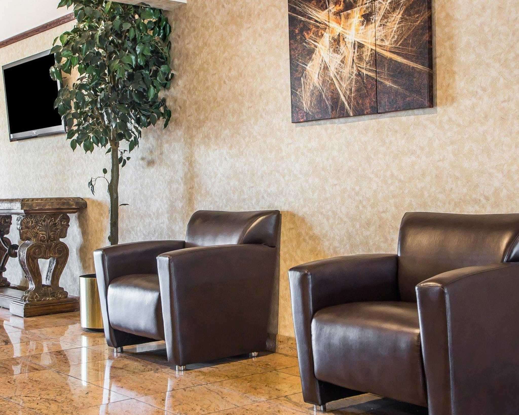 Lobby with sitting area