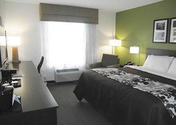  - Sleep Inn & Suites Belmont - I-70, Exit 208