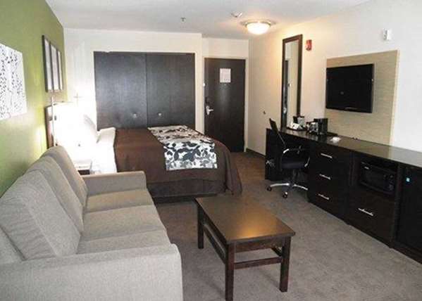 Suite - Sleep Inn & Suites Belmont - I-70, Exit 208