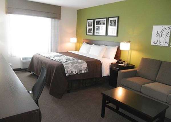 Suite - Sleep Inn & Suites Belmont - I-70, Exit 208