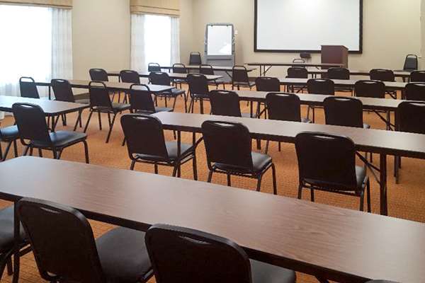  - Sleep Inn & Suites Belmont - I-70, Exit 208