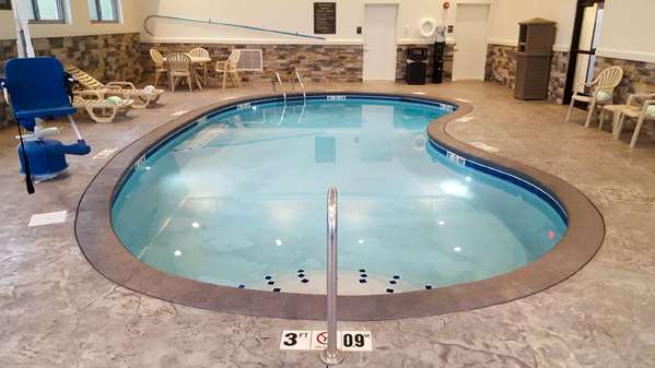 Pool - Sleep Inn & Suites Belmont - I-70, Exit 208