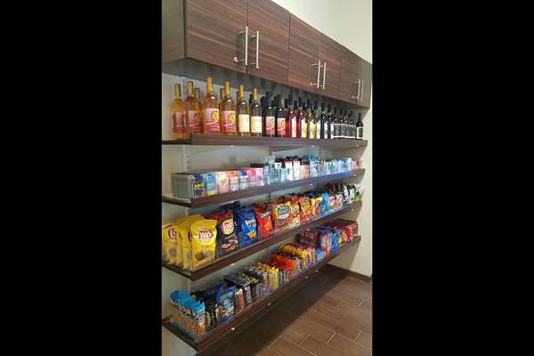  - Sleep Inn & Suites Belmont - I-70, Exit 208