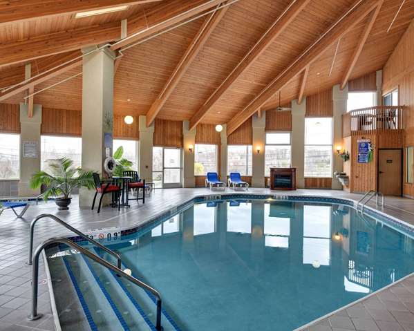 Pool - Comfort Inn Concord - I-90, Exit 200