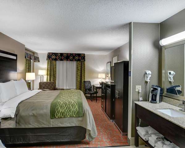  - Comfort Inn Concord - I-90, Exit 200