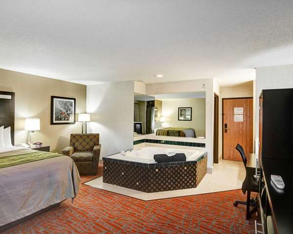 Suite - Comfort Inn Concord - I-90, Exit 200