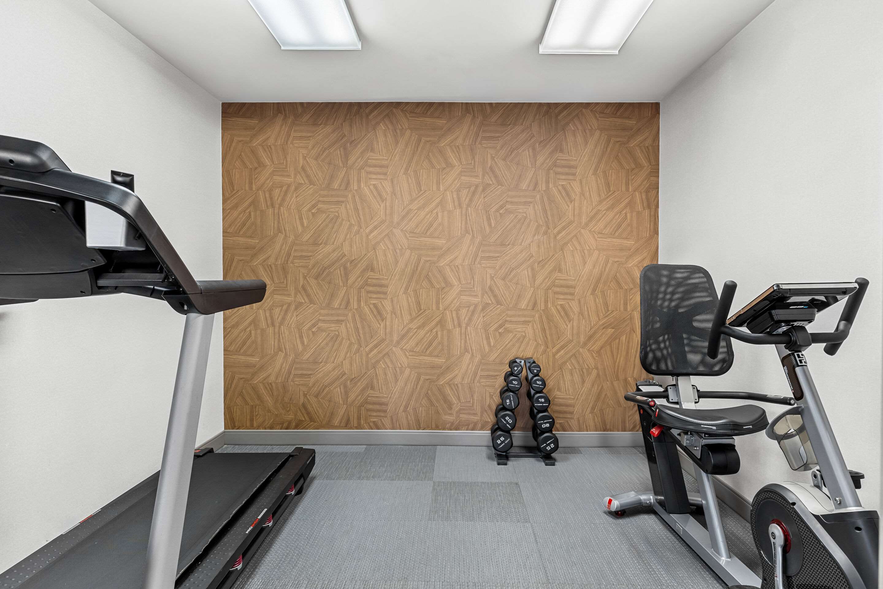 Exercise room | Comfort Inn