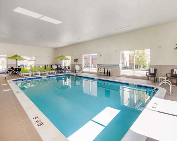 Pool - Comfort Suites Marietta