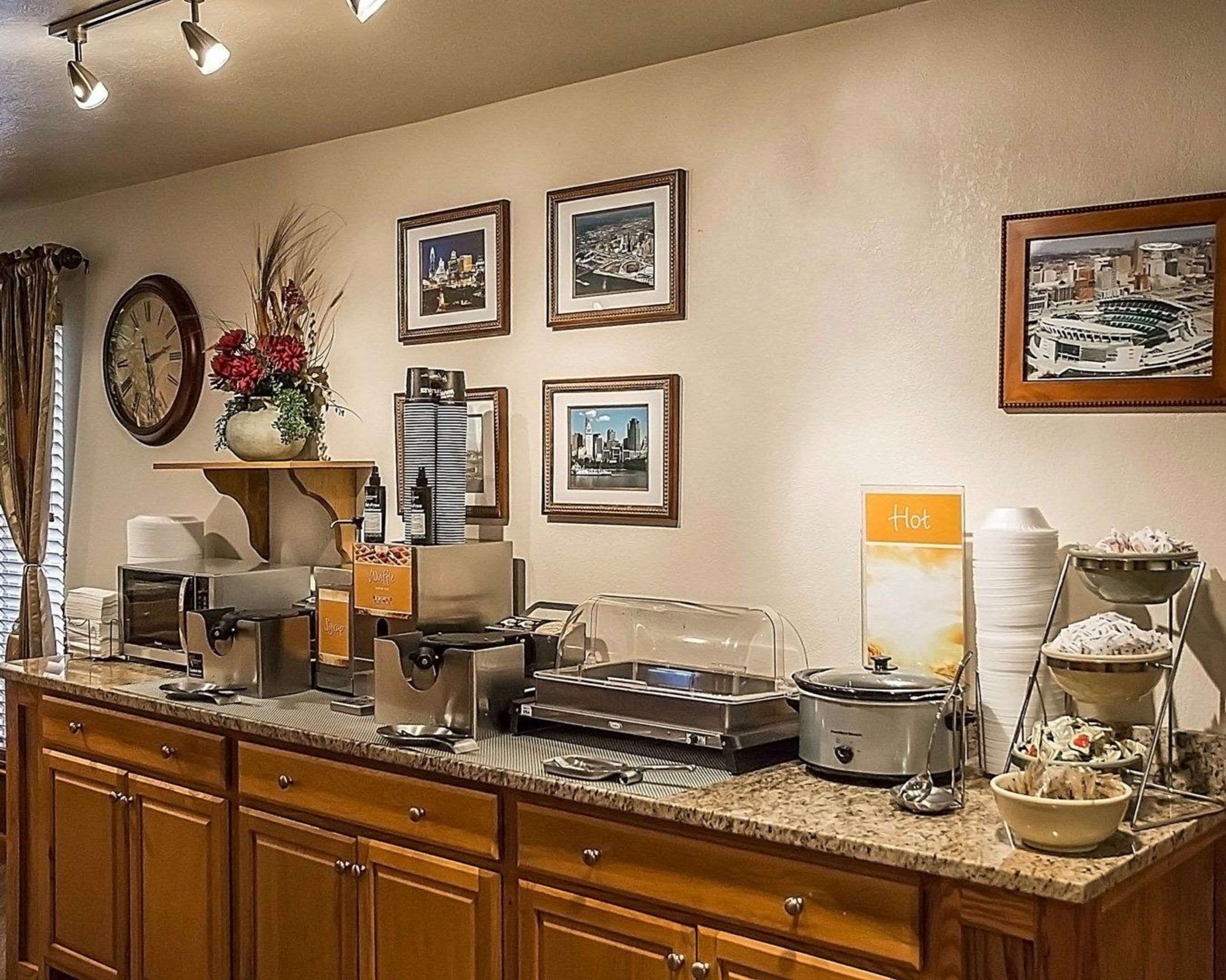 Hot and cold breakfast buffet | Quality inn & Suites Cincinnati I-275