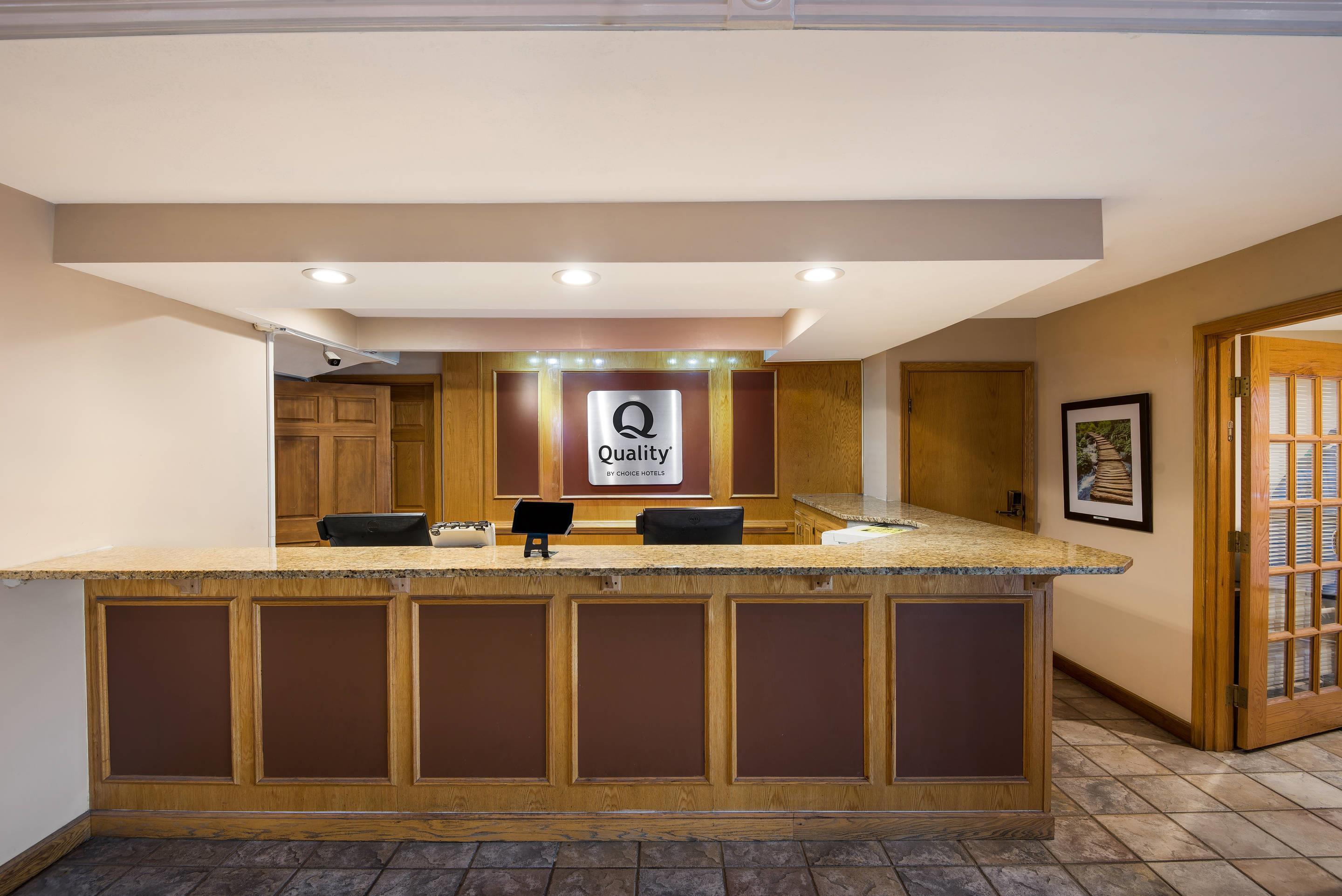Front desk | Quality inn & Suites Cincinnati I-275