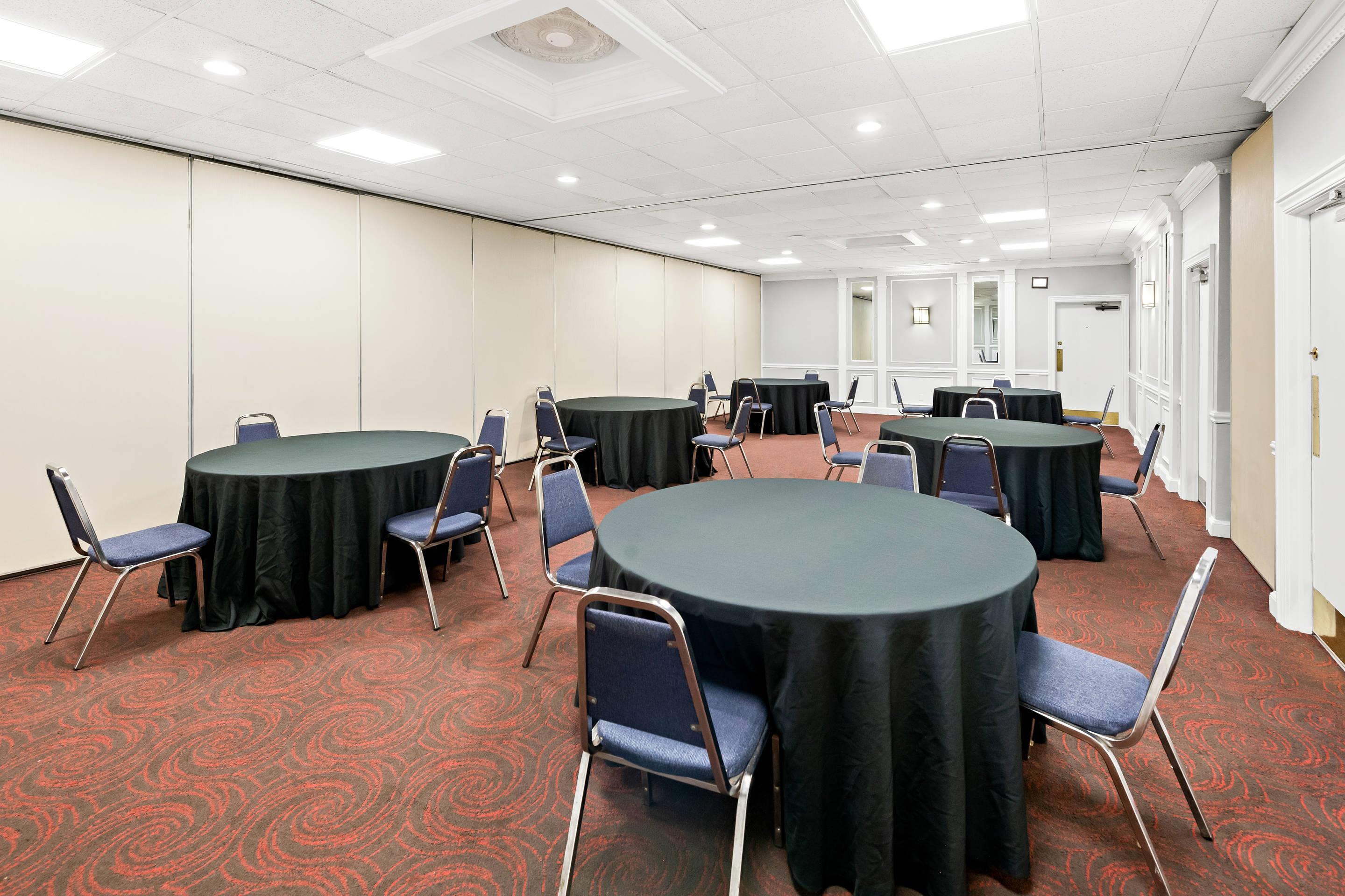Meeting room | Quality Inn Dayton Airport