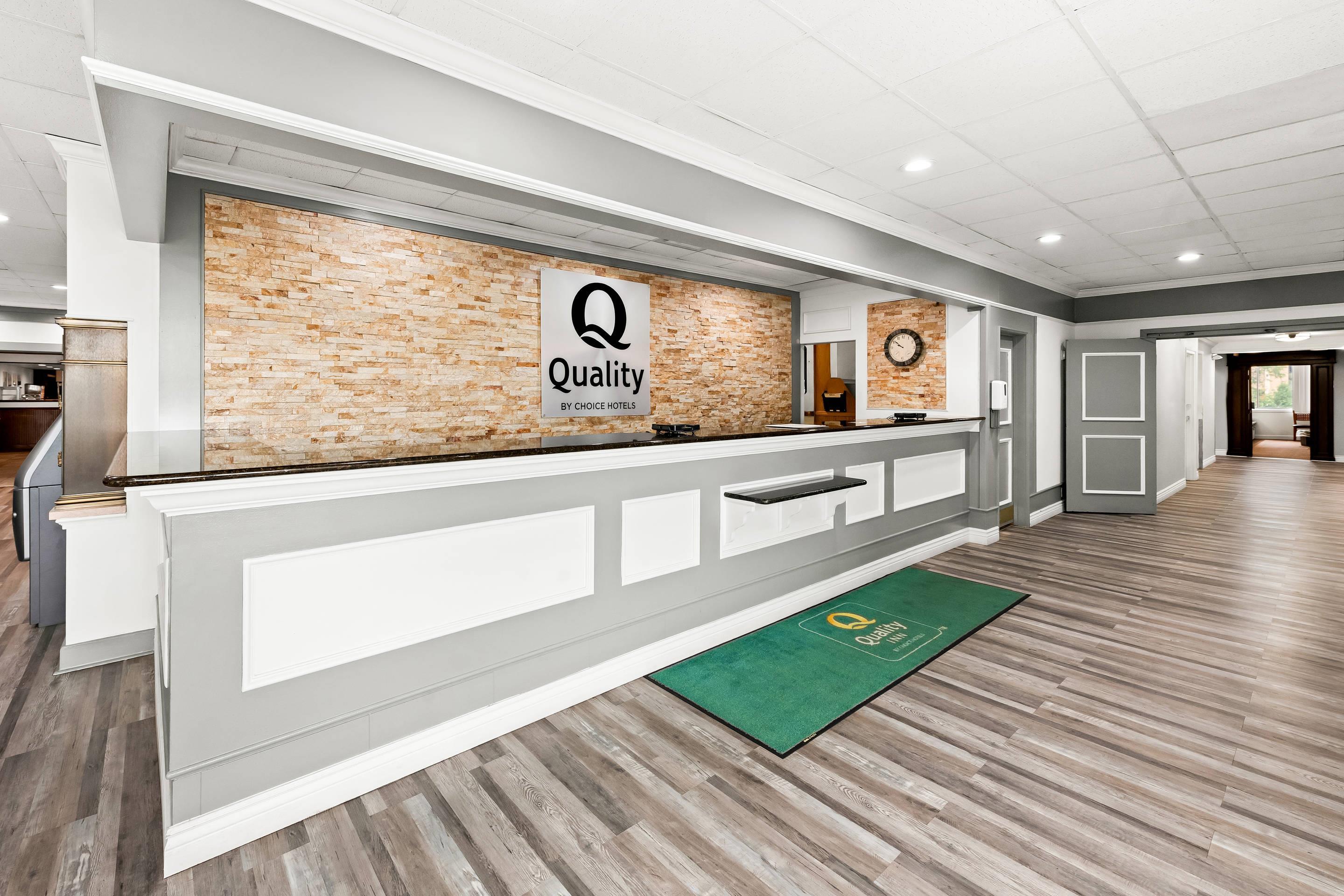 Front desk | Quality Inn Dayton Airport