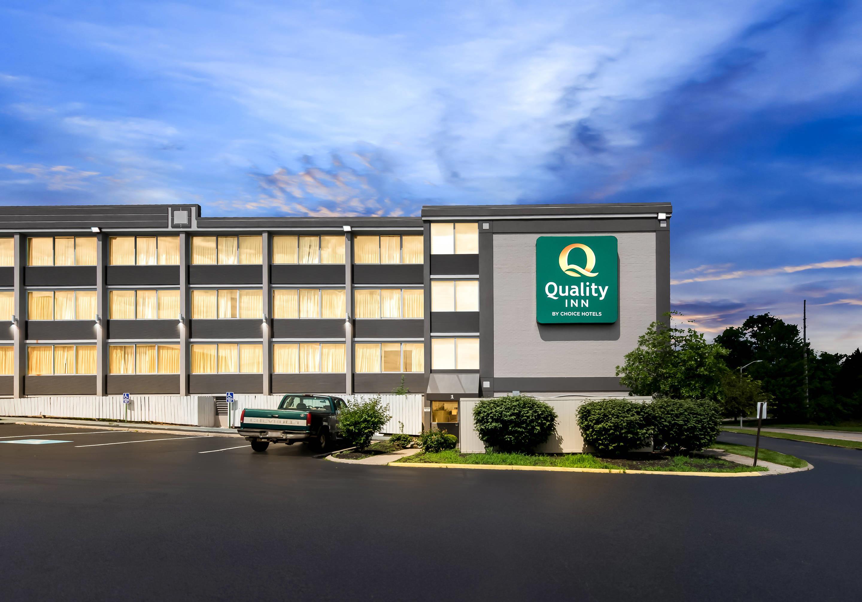 Hotel exterior | Quality Inn Dayton Airport