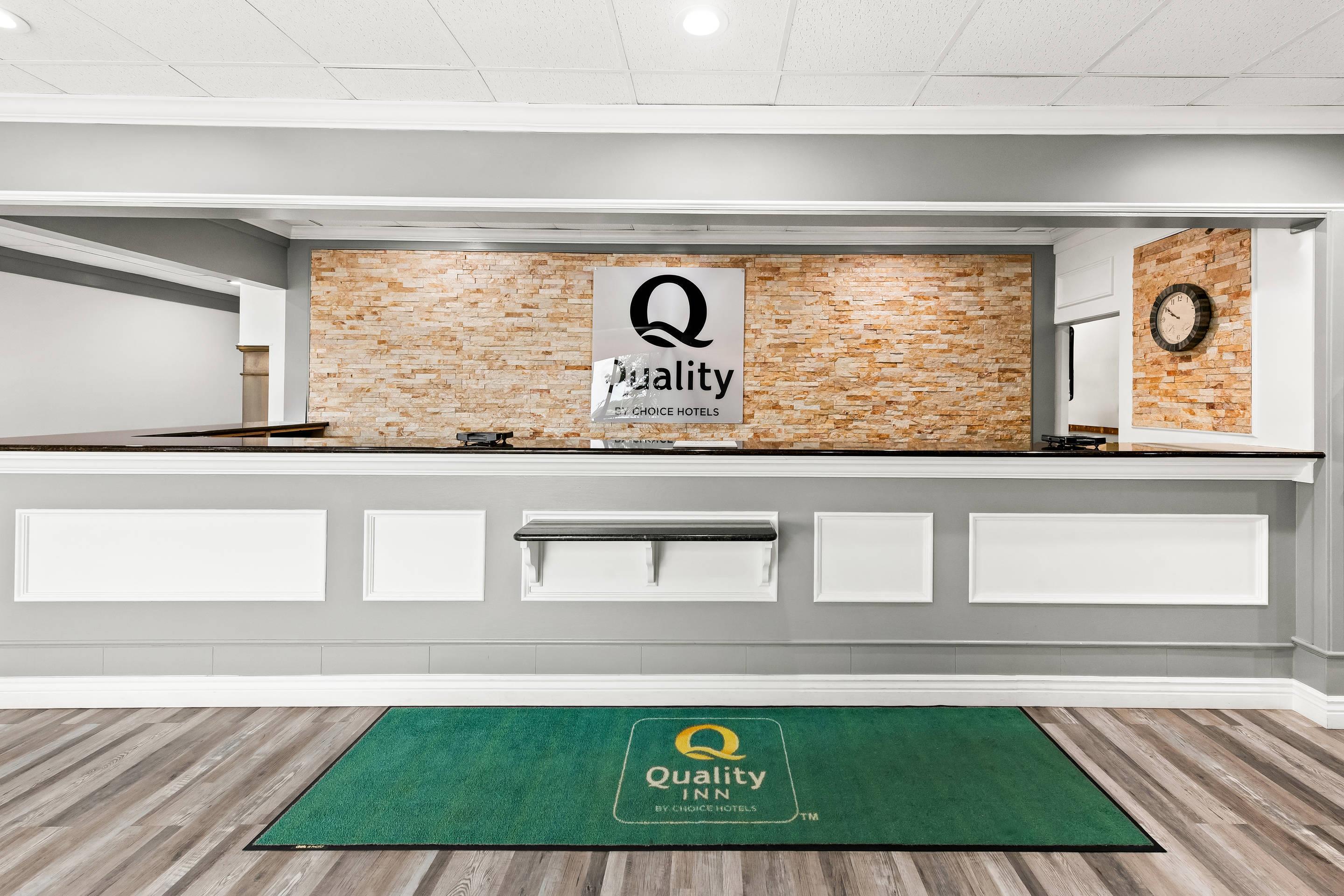 Front desk | Quality Inn Dayton Airport
