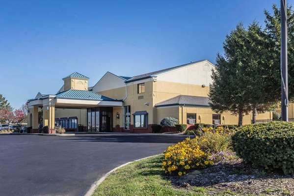 Exterior view - Quality Inn Perrysburg - I-75, Exit 193