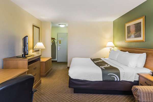  - Quality Inn Perrysburg - I-75, Exit 193