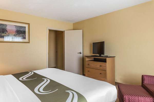 Suite - Quality Inn Perrysburg - I-75, Exit 193