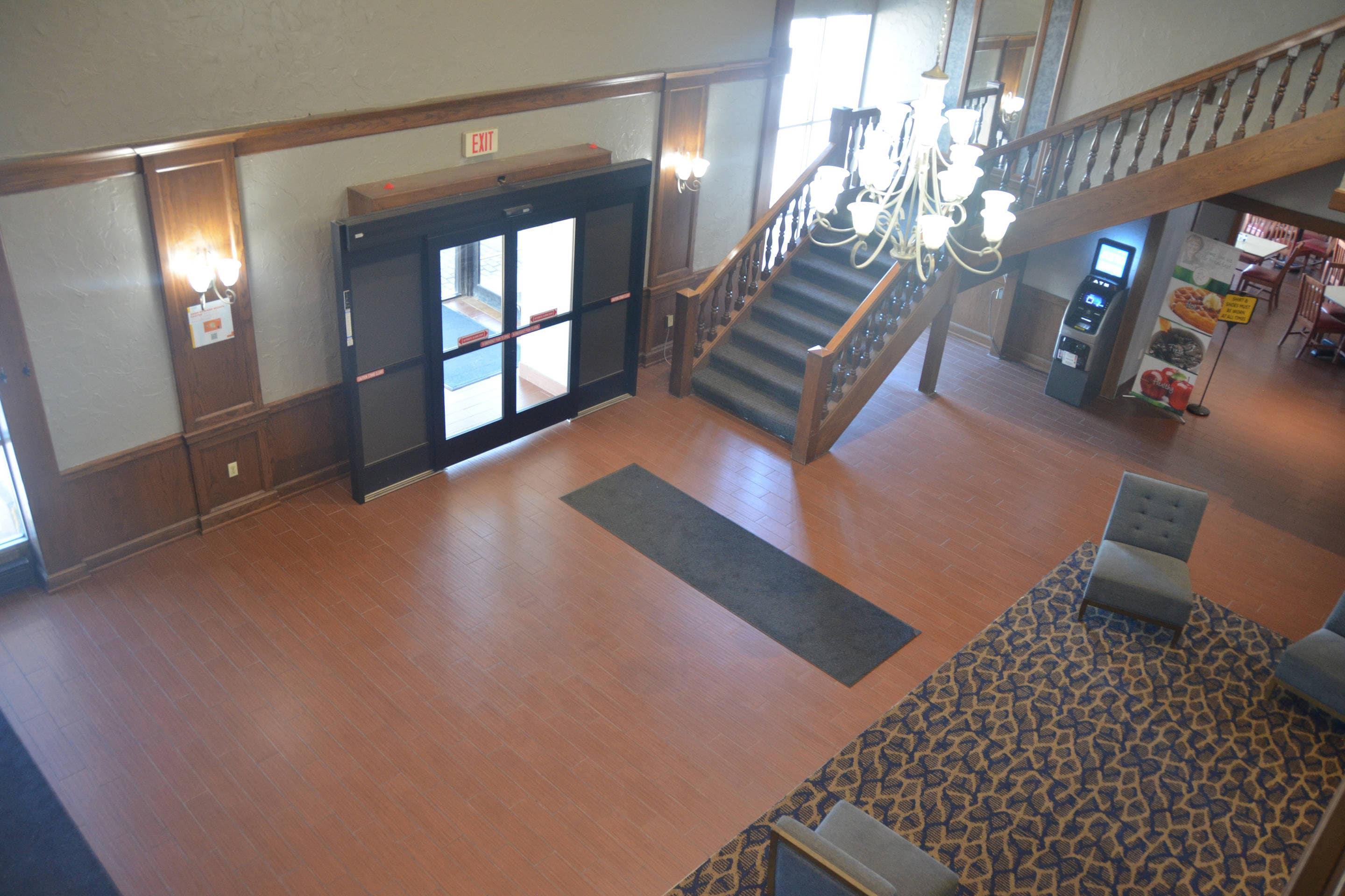 Hotel lobby | Quality Inn