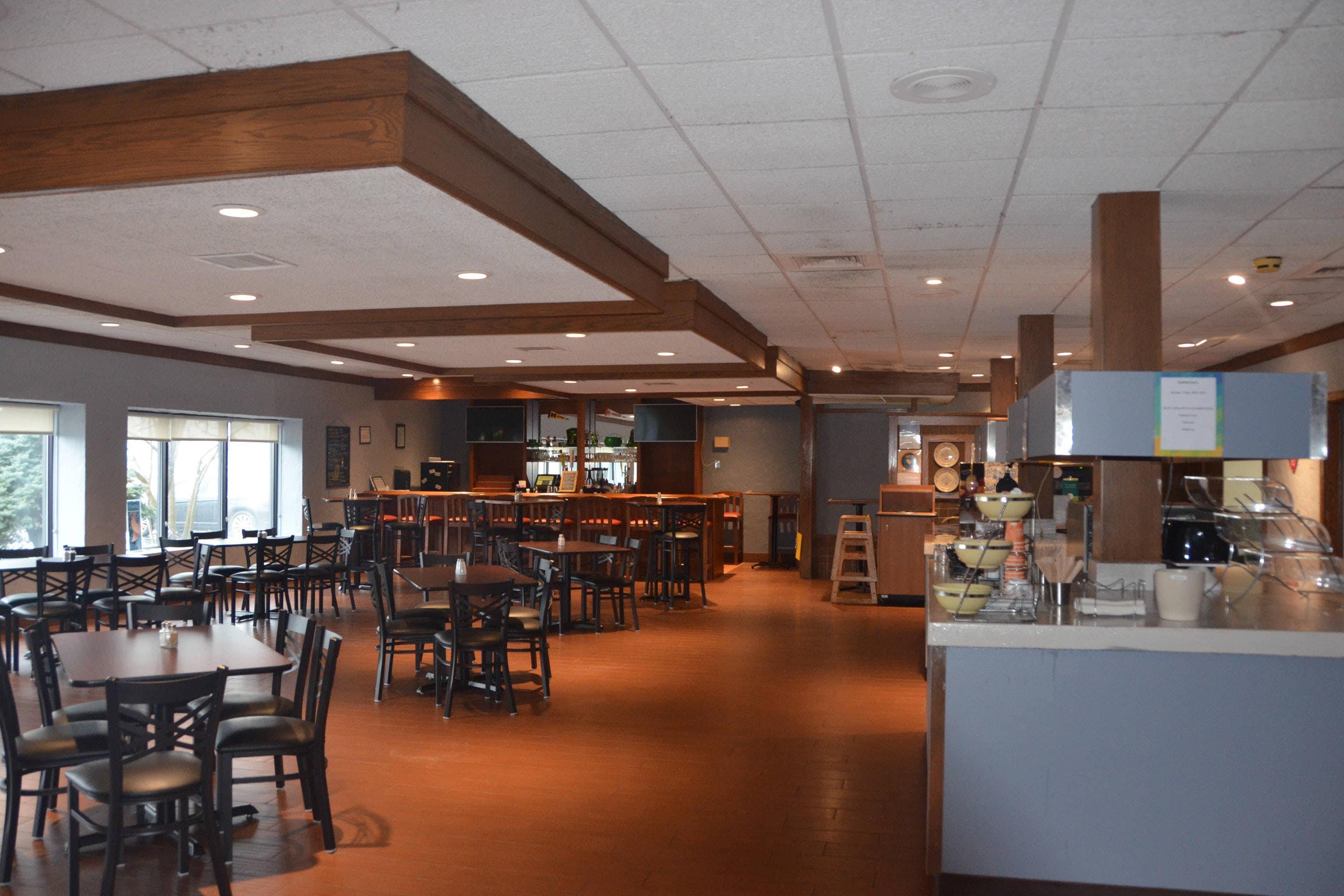 Breakfast area | Quality Inn