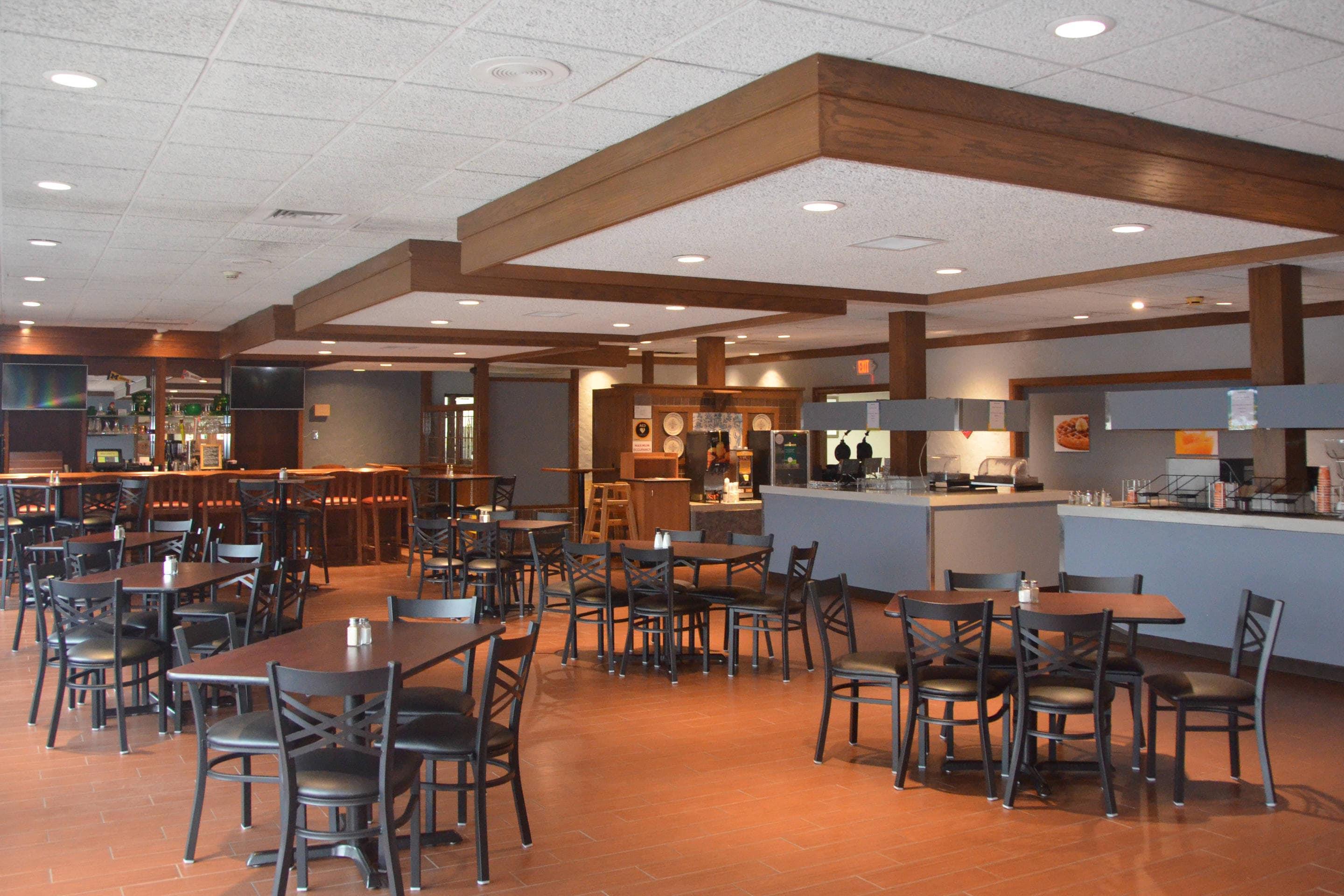 Breakfast area | Quality Inn